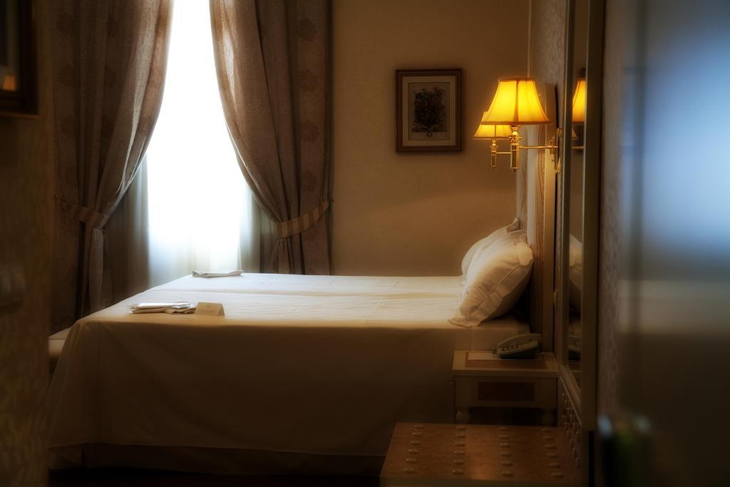 Hotel Santa Isabel Альбасете Номер фото